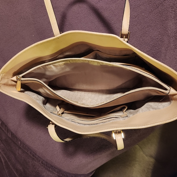 Micheal Kors shoulder bag - Picture 3 of 10